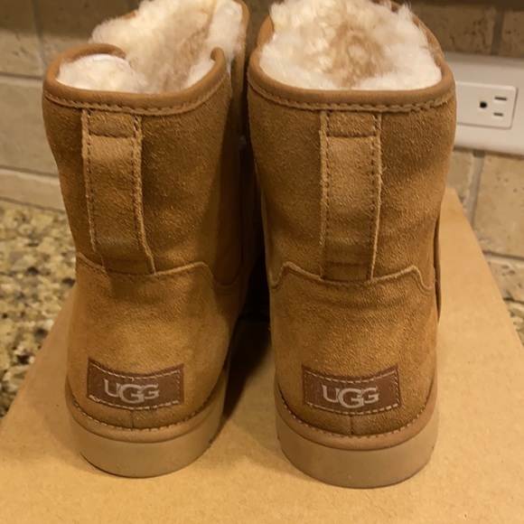 UGG mini - Picture 3 of 7